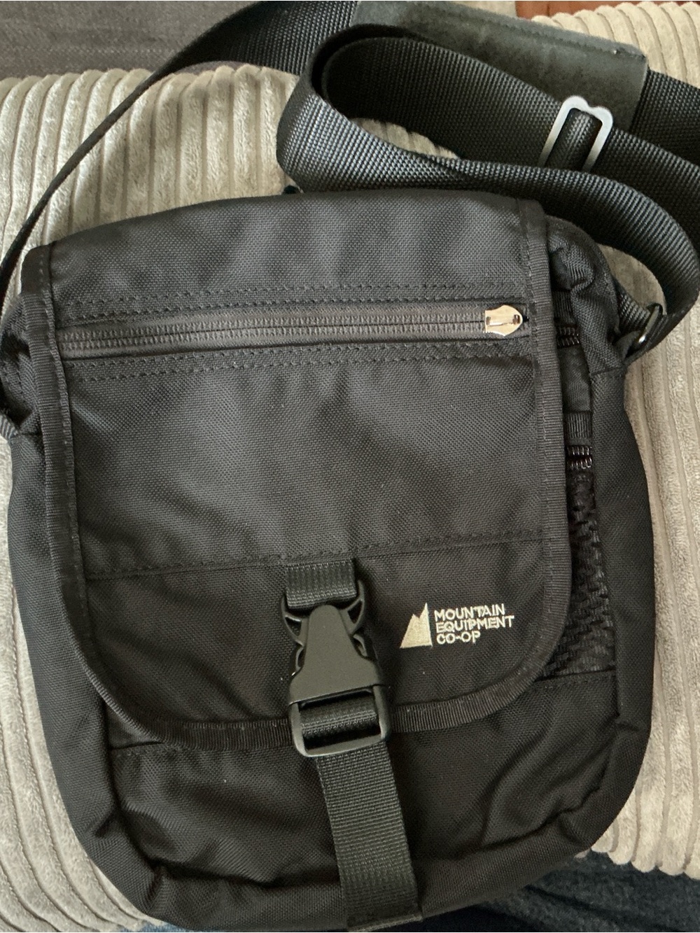 MEC Black Mountain Equipment Co-op Small Messenger Crossbody Bag